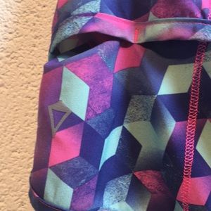 Ivivva Bottoms - Ivivva geometric pattern shorts sz 10 59951 Ivivva Bottoms - Ivivva geometric pattern shorts sz 10 59951